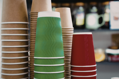 Tasses à café à simple paroi ou à double paroi ? Un guide du fabricant