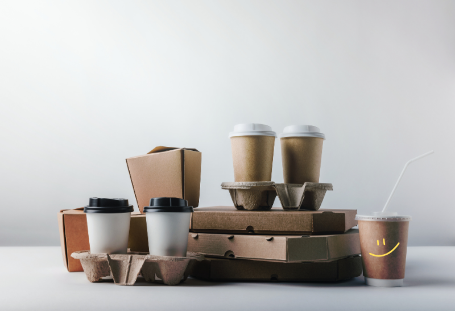 Pourquoi les contenants en papier fuient, sentent et ramollissent : causes et tests de contrôle qualité